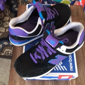 Size 9 new balance sneakers 574